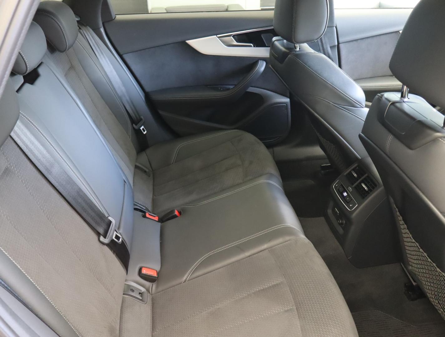 Image about Audi A4 Avant 35 TDI S line