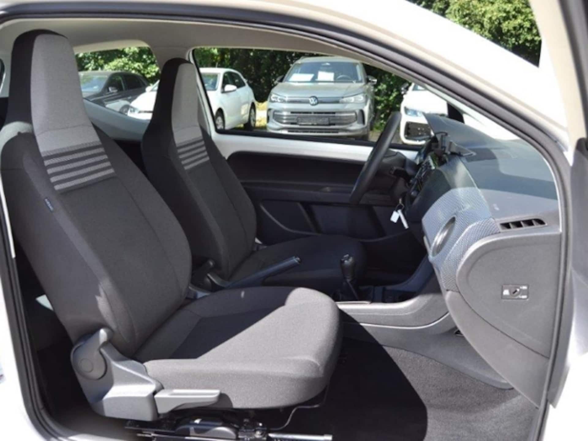 Volkswagen up! move up!