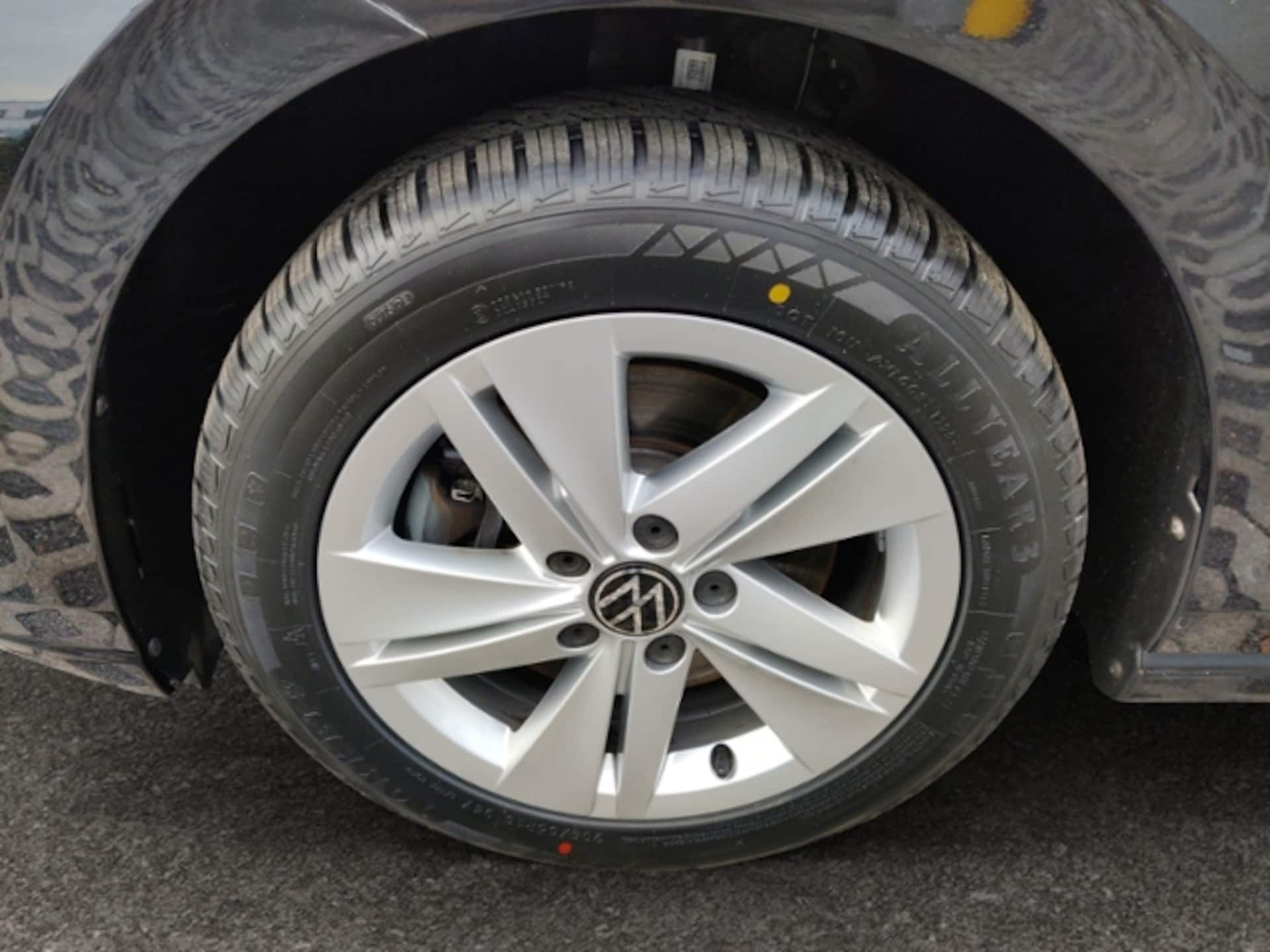 Volkswagen Golf Variant Life