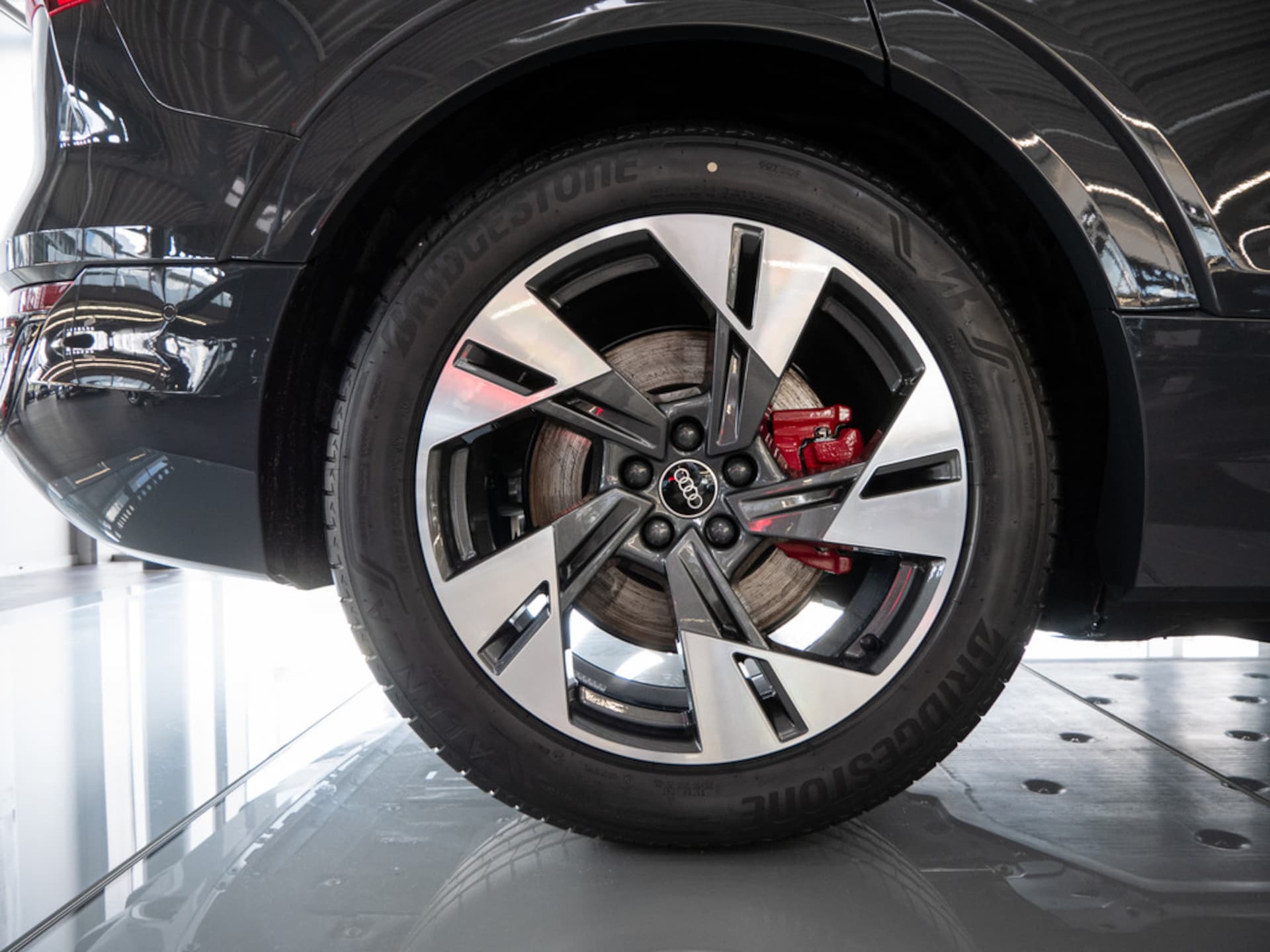 Audi Q8 e-tron S line