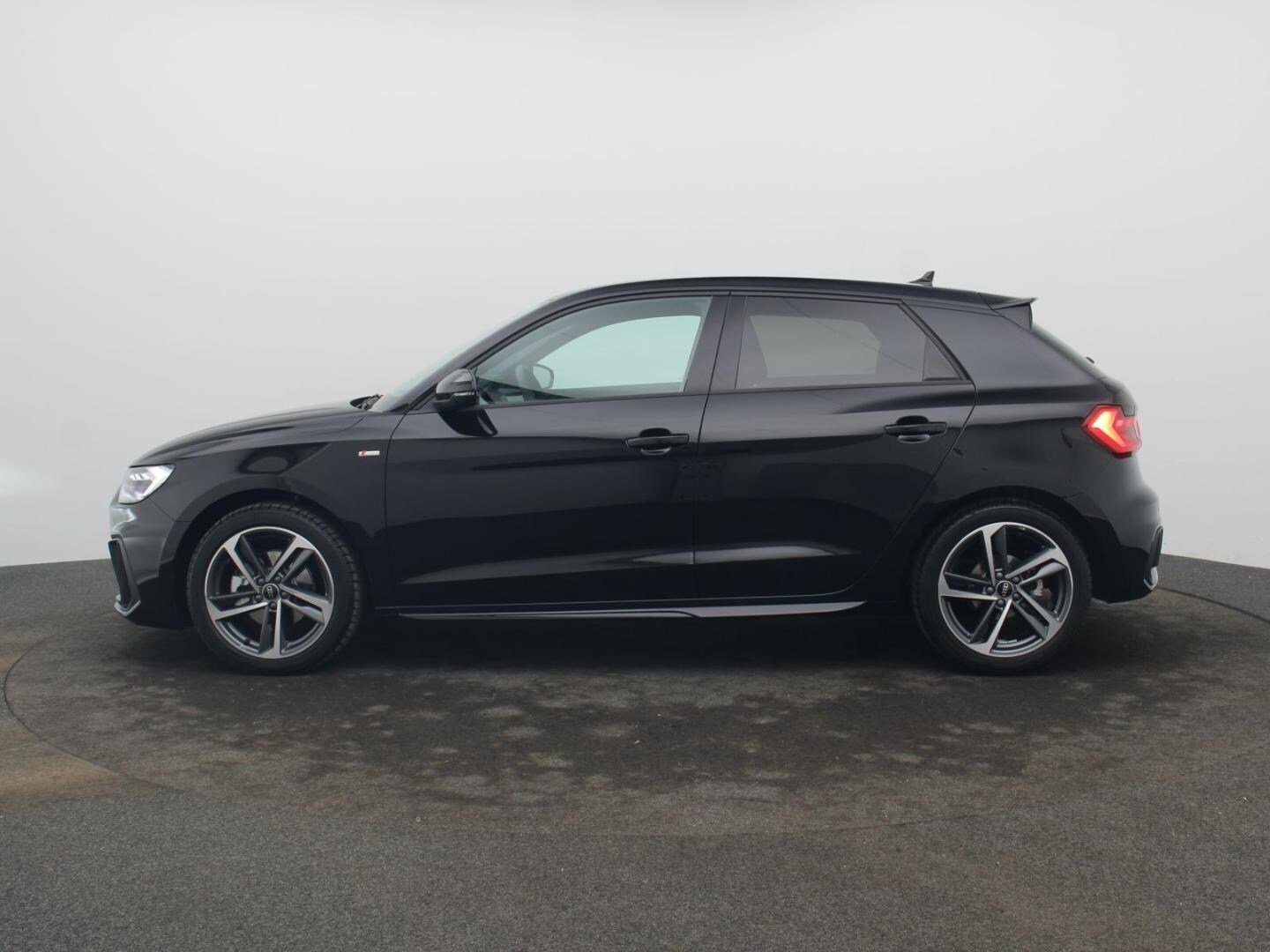 Bild über Audi A1 Sportback S line 30 TFSI S tronic - für weitere Informationen kontaktieren Sie den Audi Partner
