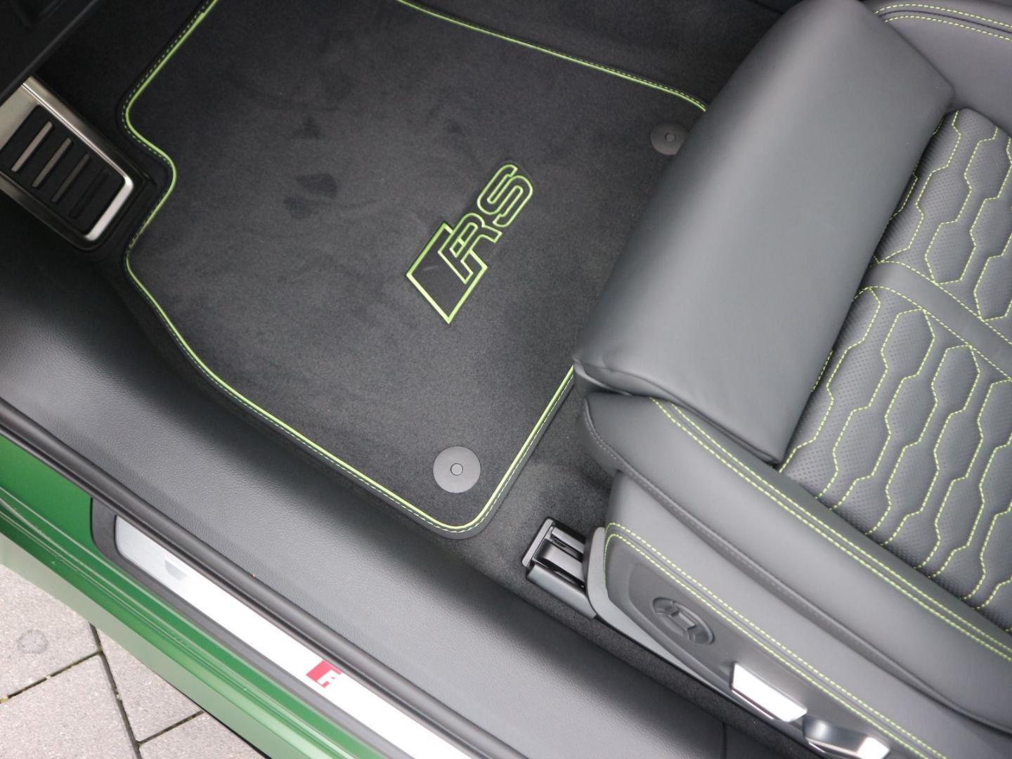 Image about Audi RS 6 Avant performance quattro tiptronic