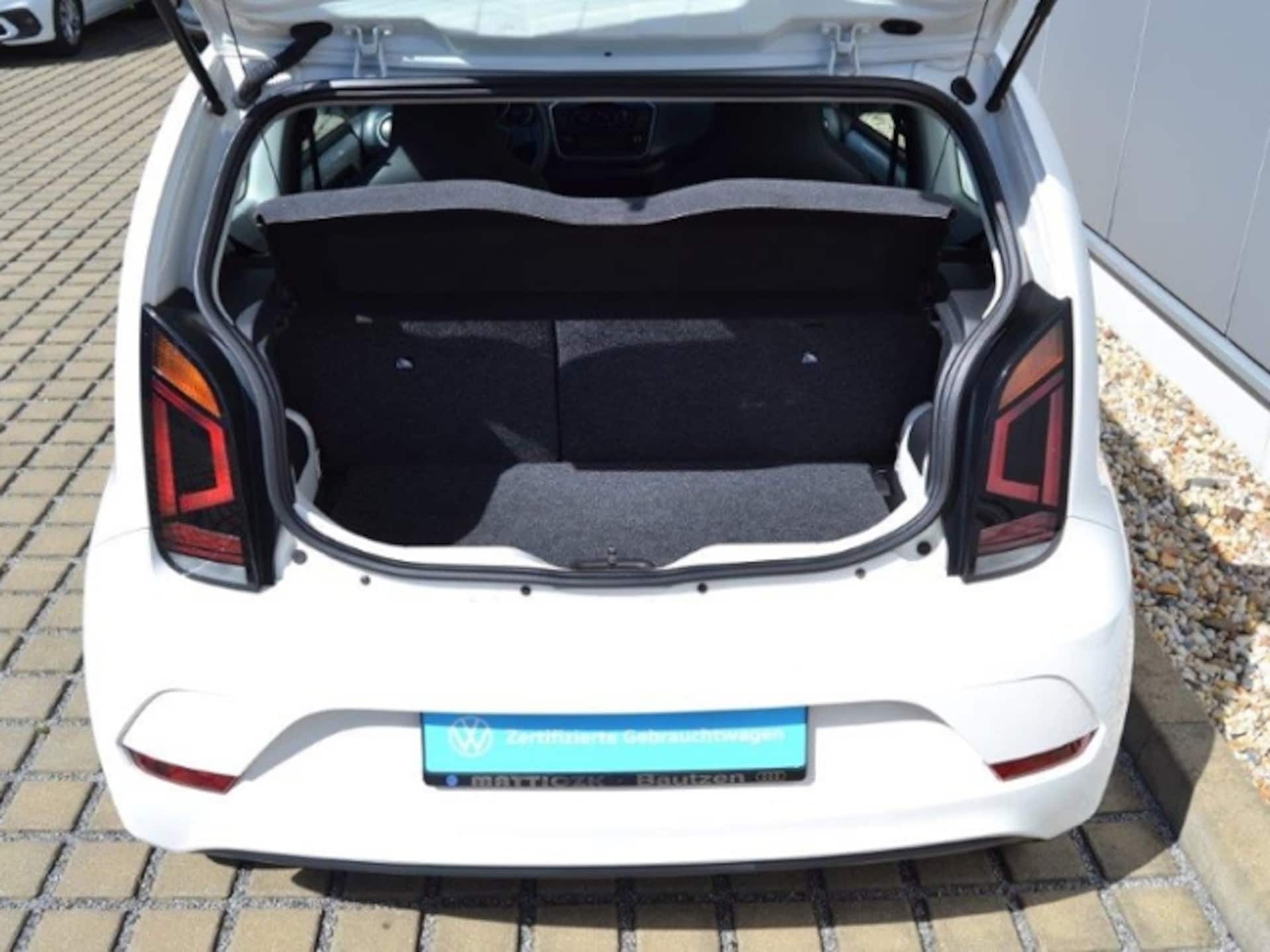 Volkswagen up! move up!