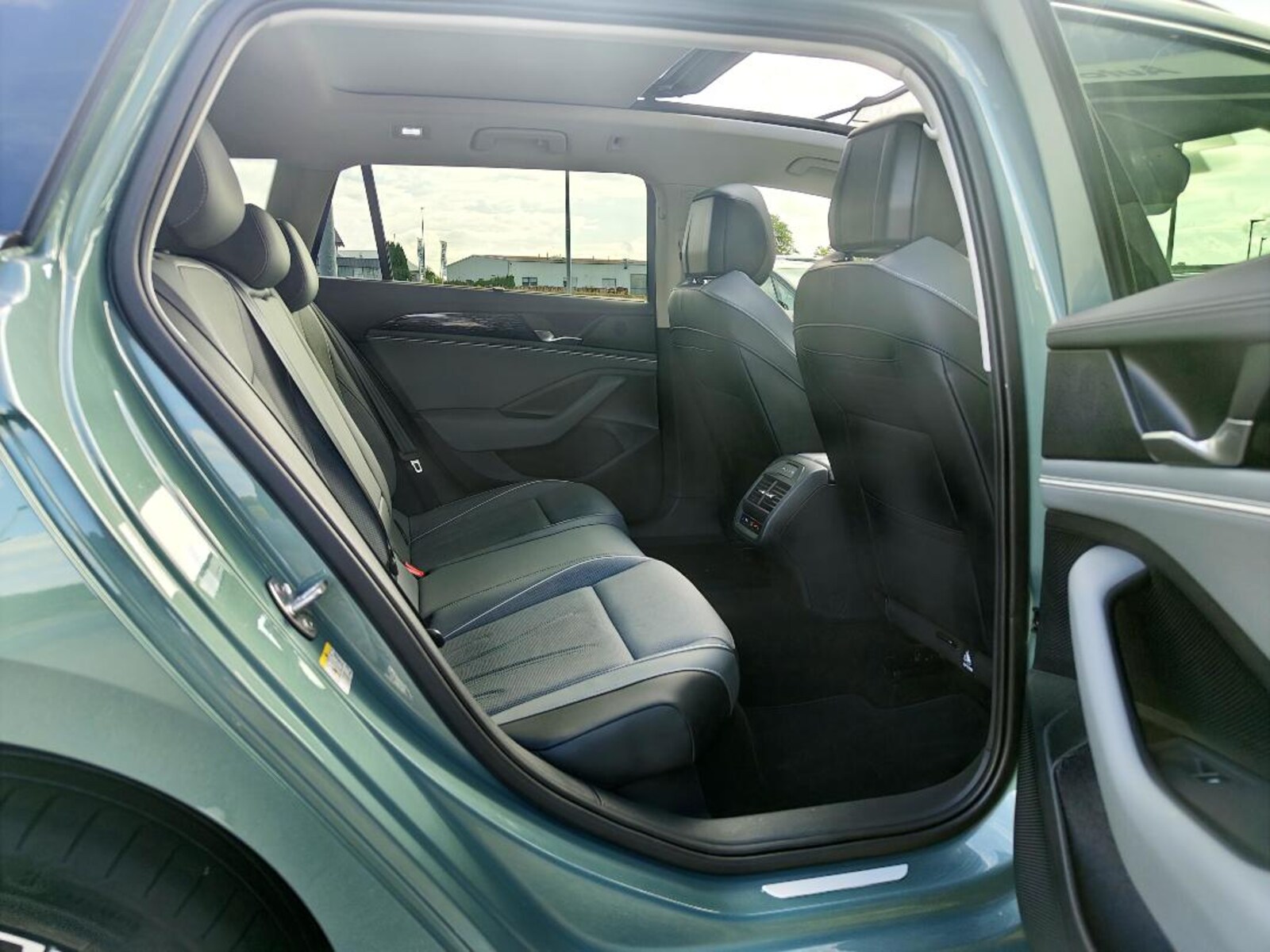 Volkswagen Passat – Bild 15