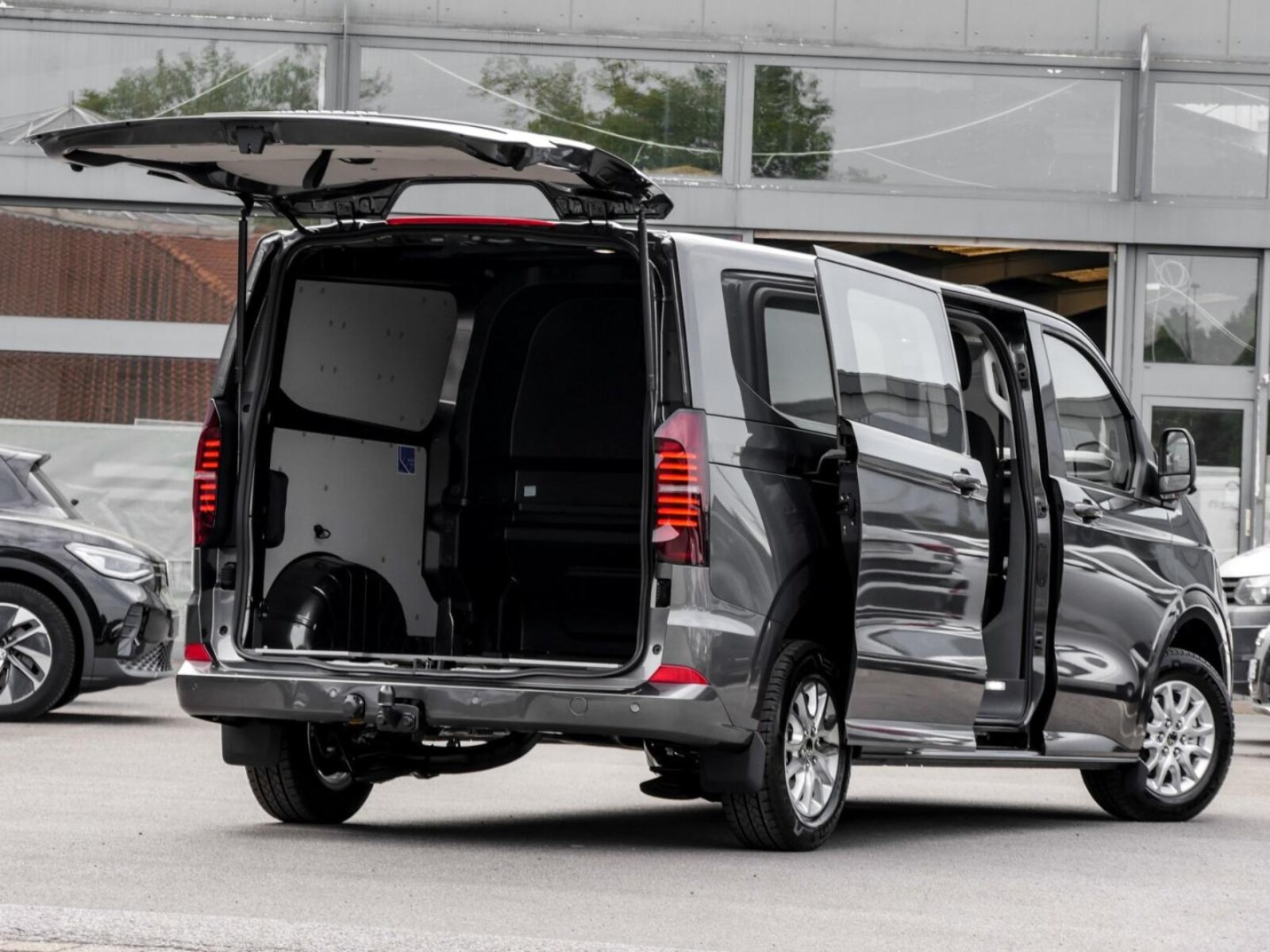 Volkswagen Transporter Kasten langer Radstand – Bild 9