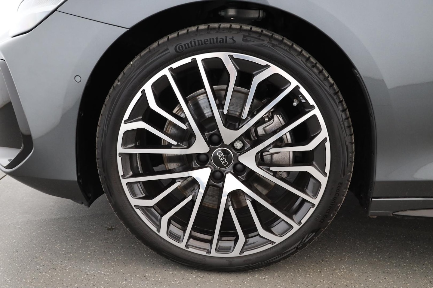 Bild über Audi A6 Avant TFSI quattro 270 kW S tronic - für weitere Informationen kontaktieren Sie den Audi Partner