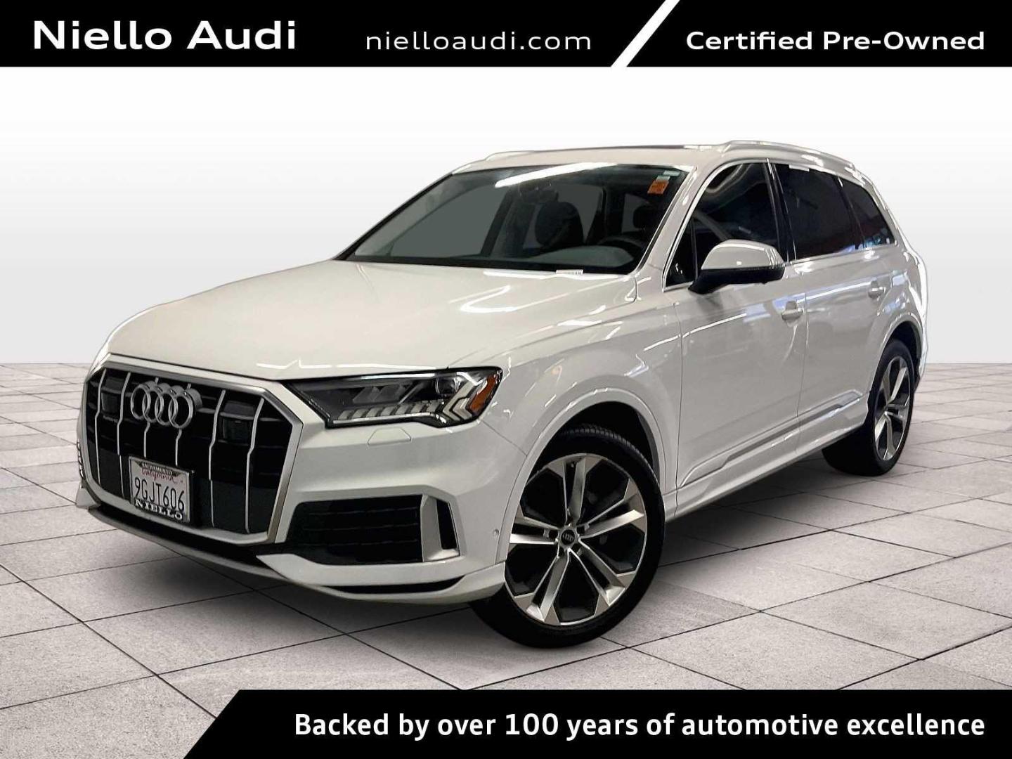 2023 Audi Q7 55 Premium Plus quattro Tiptronic's photo