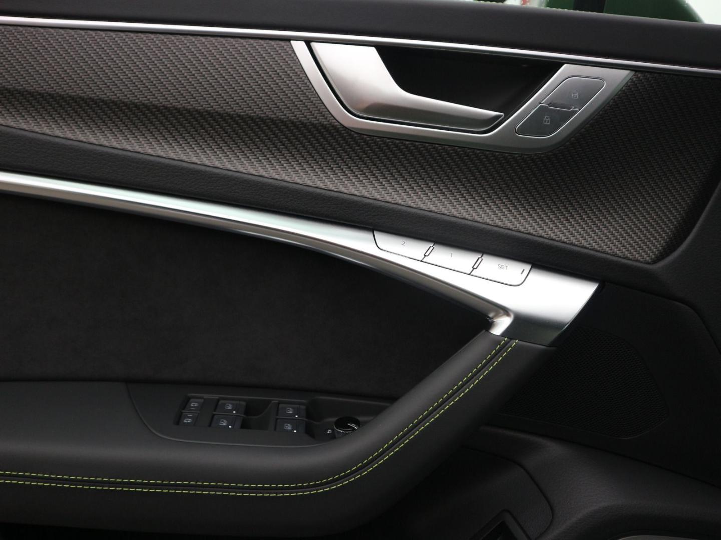 Image about Audi RS 6 Avant performance quattro tiptronic