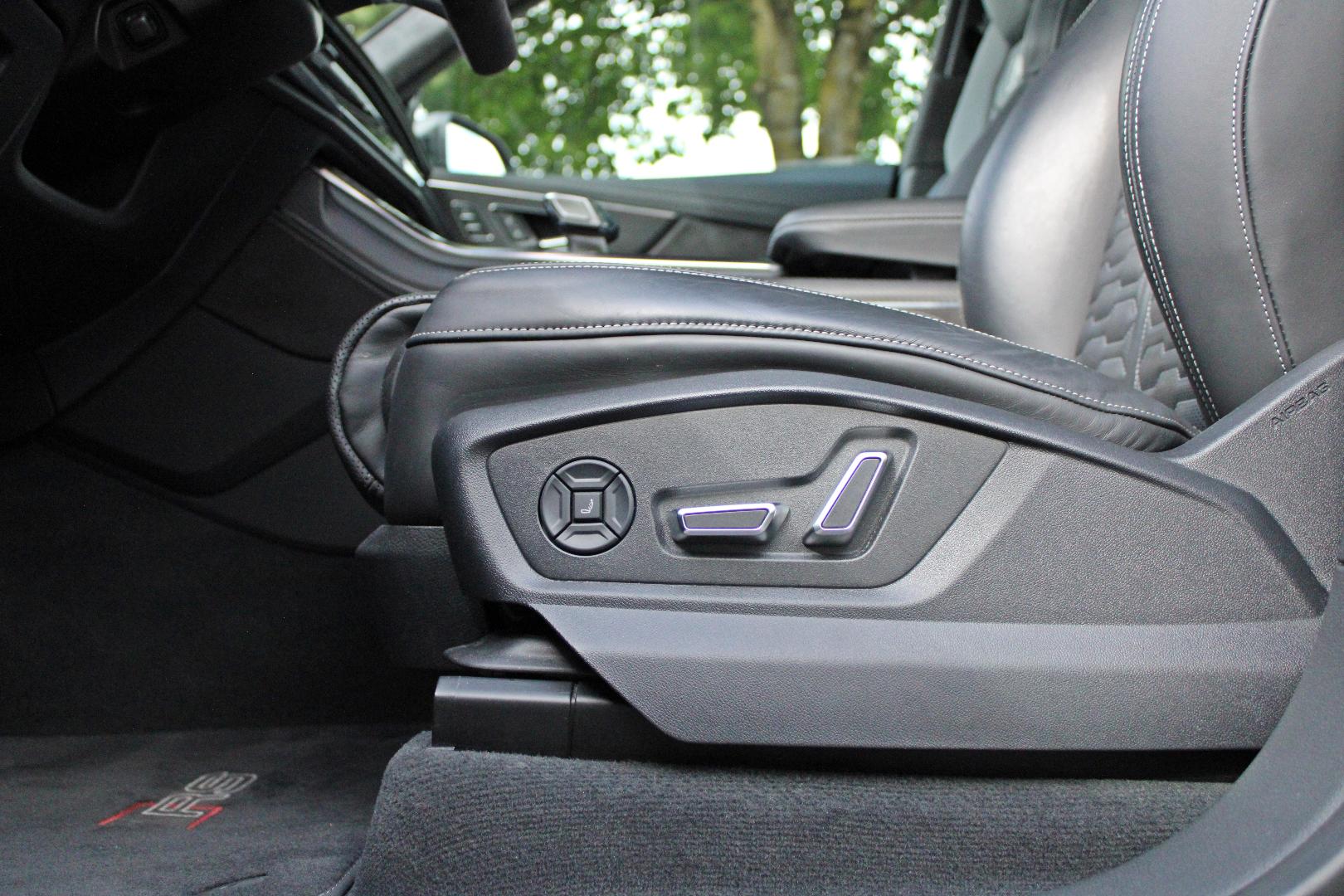 Image about Audi RS Q8 TFSI quattro tiptronic