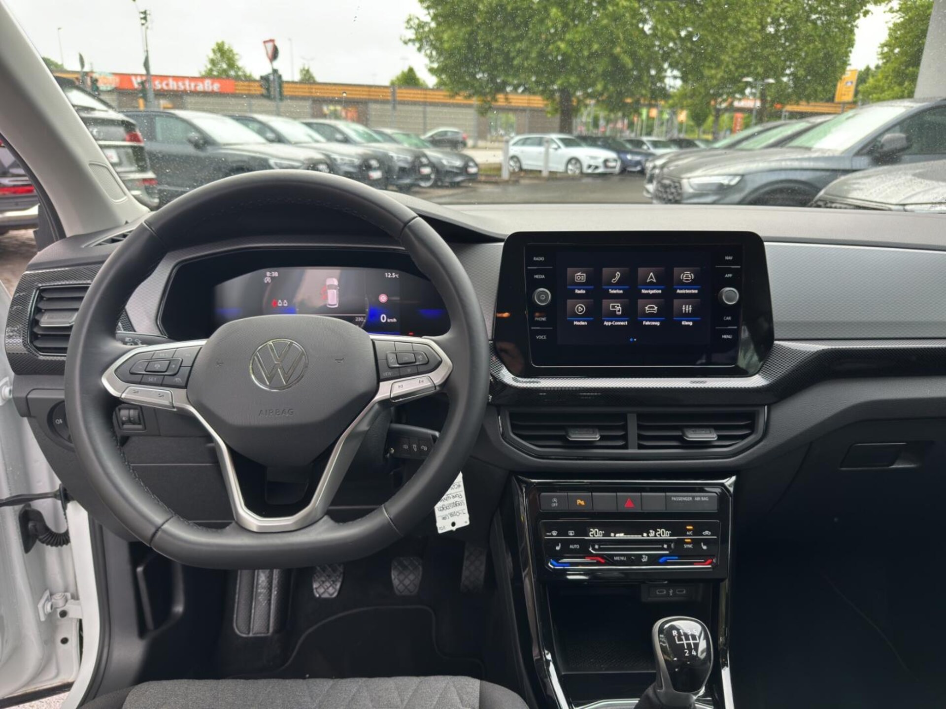 Volkswagen T-Cross Life