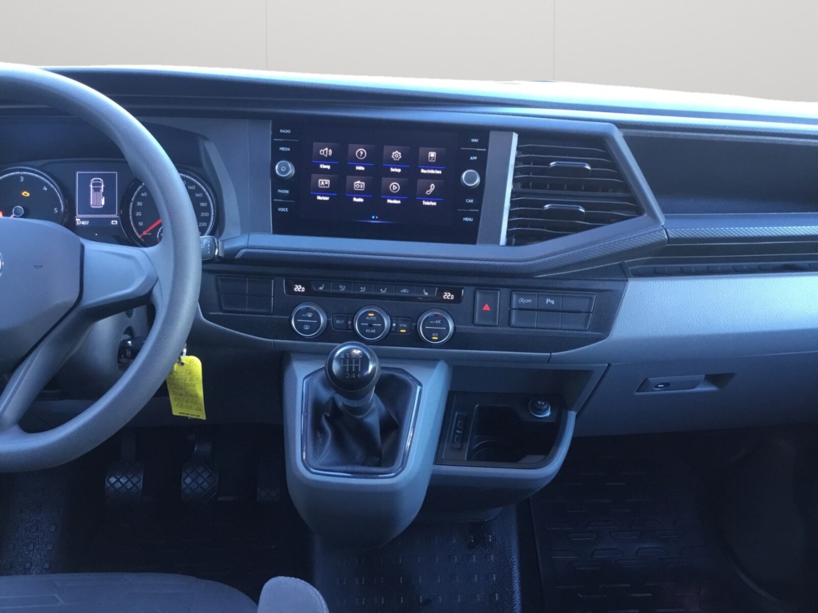 Volkswagen T6.1 Caravelle kurzer Radstand – Bild 11