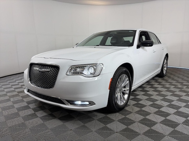 2017 Chrysler 300