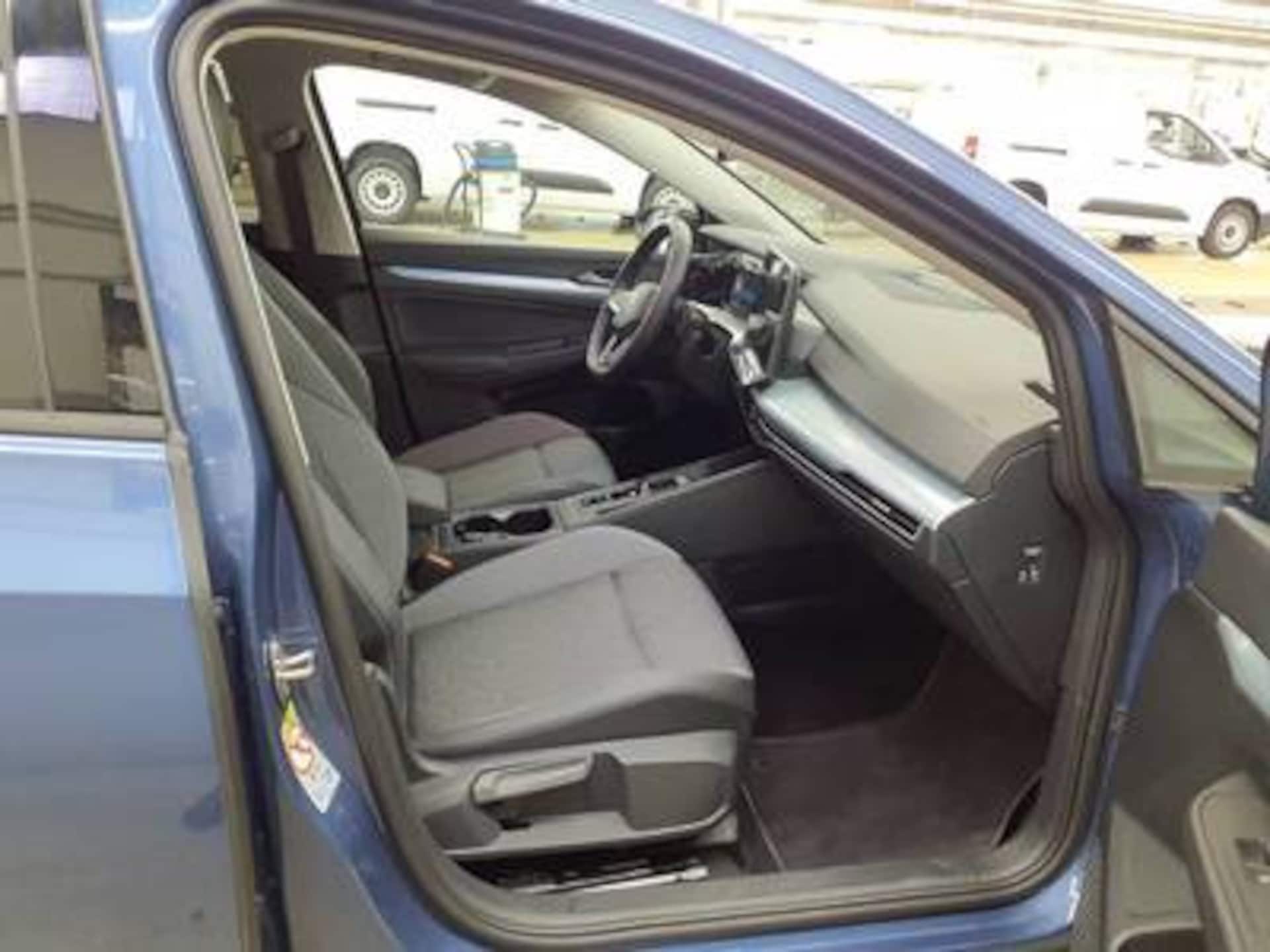 Volkswagen Golf Life