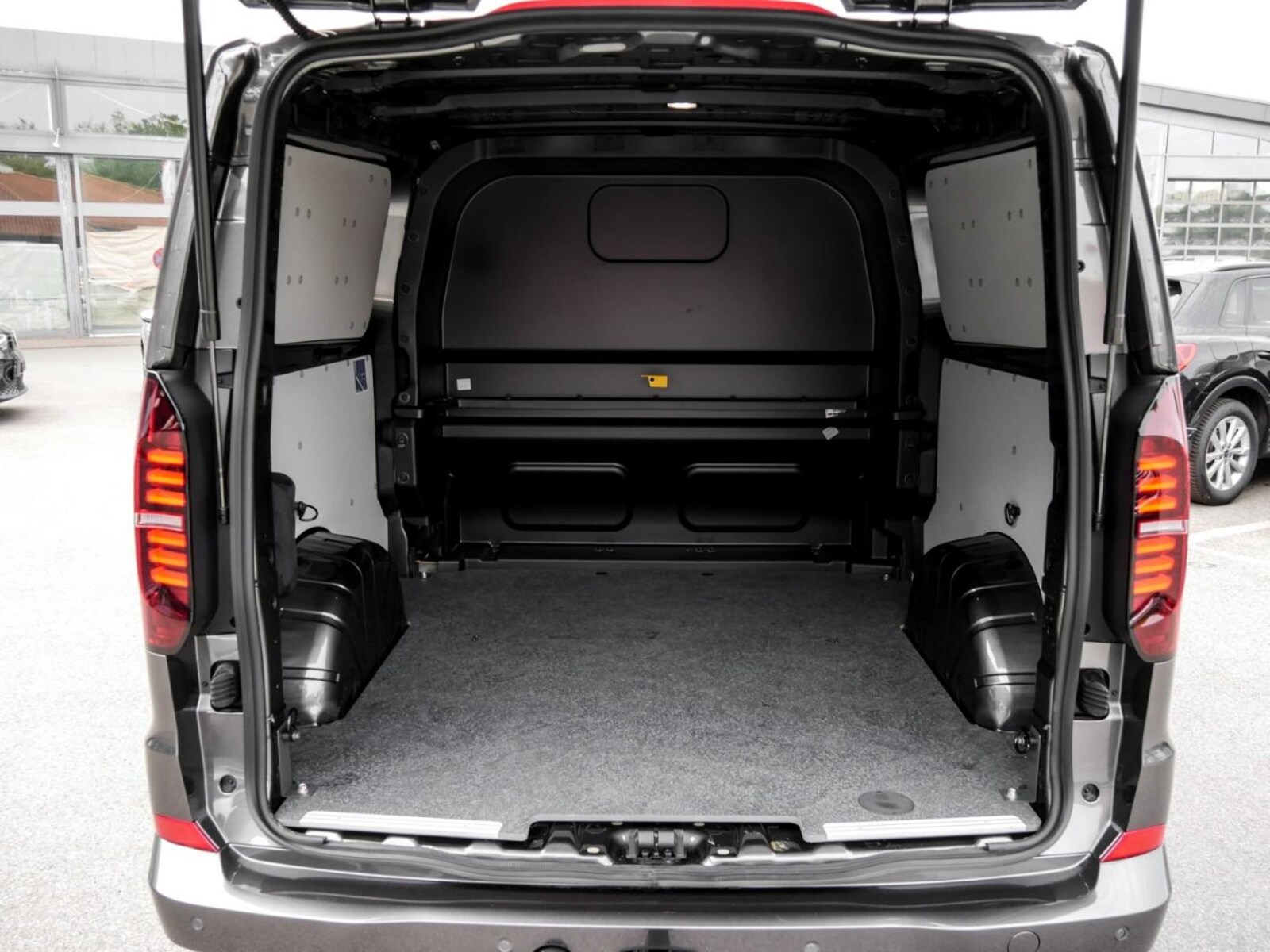 Volkswagen Transporter Kasten langer Radstand – Bild 13