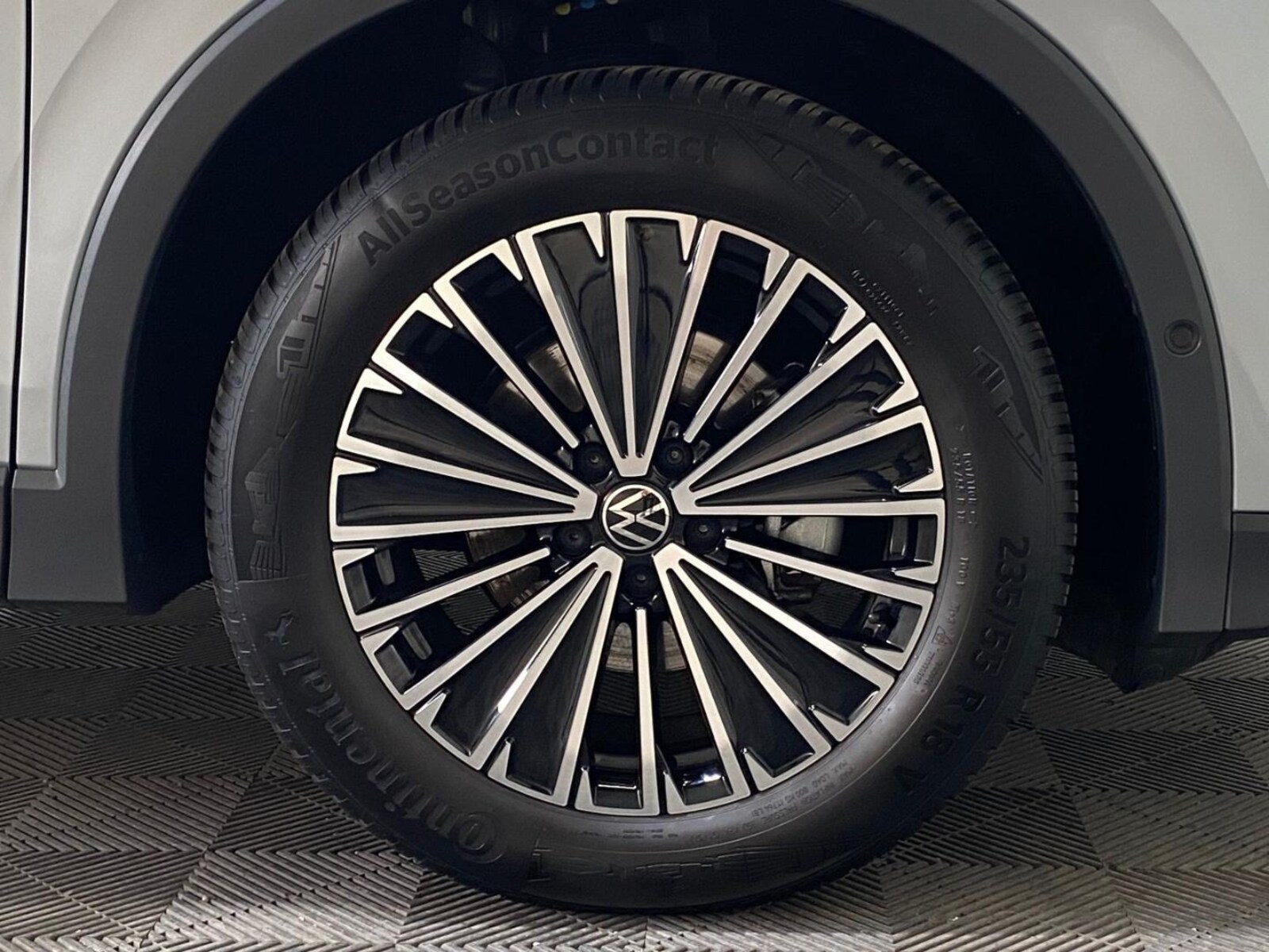 Volkswagen Tiguan – Bild 17