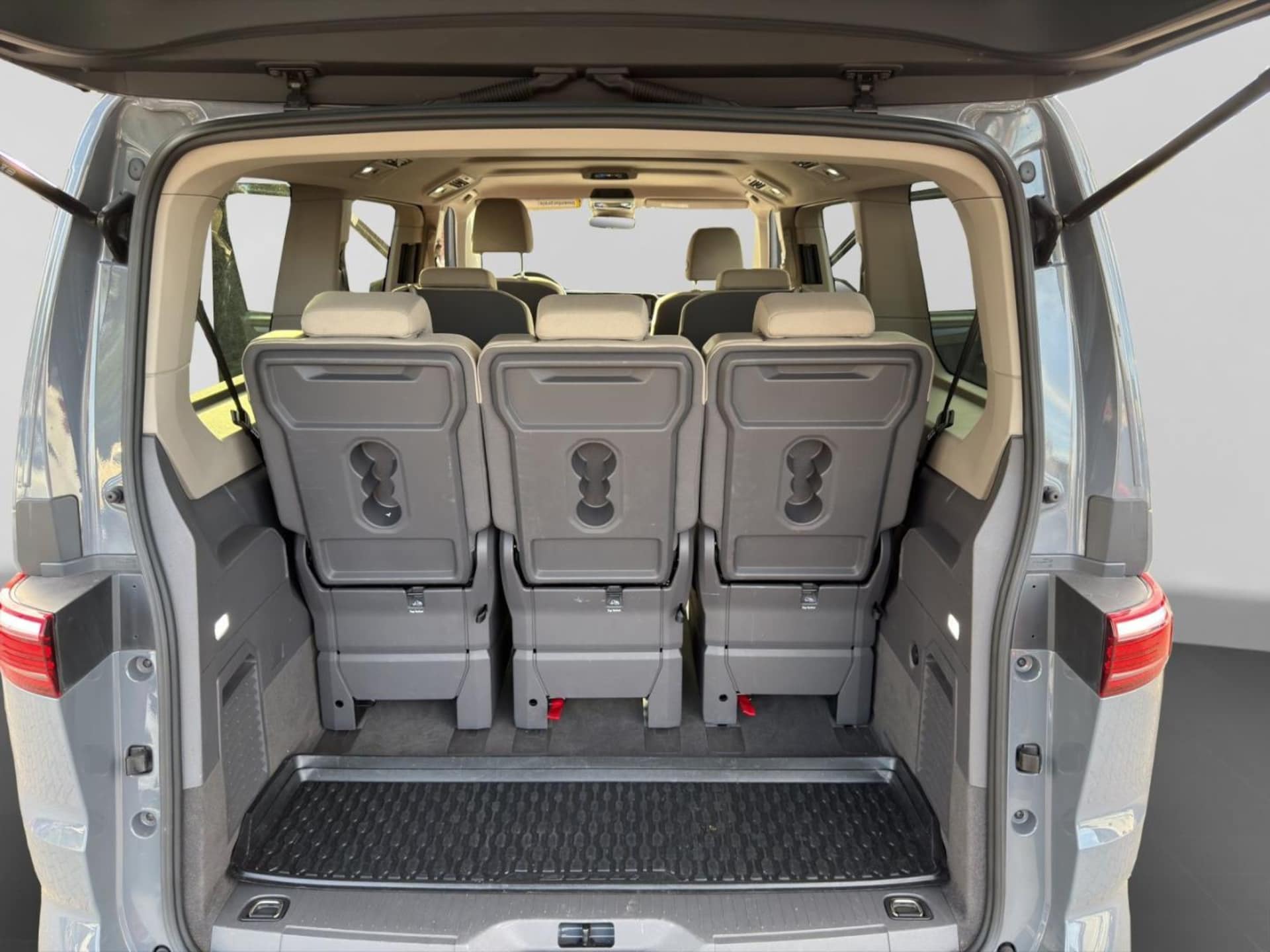 Volkswagen Multivan Langversion Basis-Modell