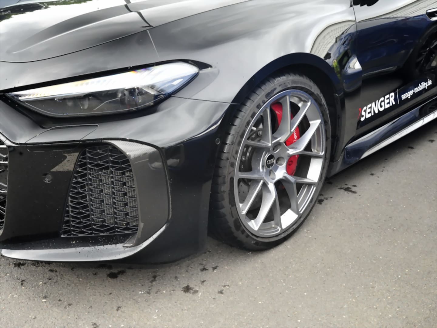 Bild über Audi RS 5 Limousine TFSI quattro 470 kW tiptronic - für weitere Informationen kontaktieren Sie den Audi Partner
