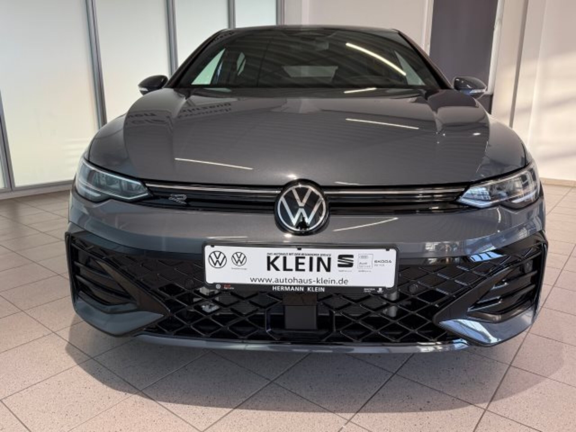 Volkswagen Golf R-Line