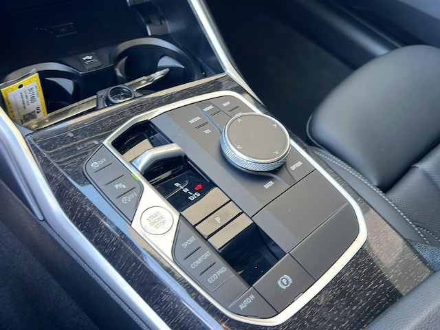 2023 BMW 3 Series 27