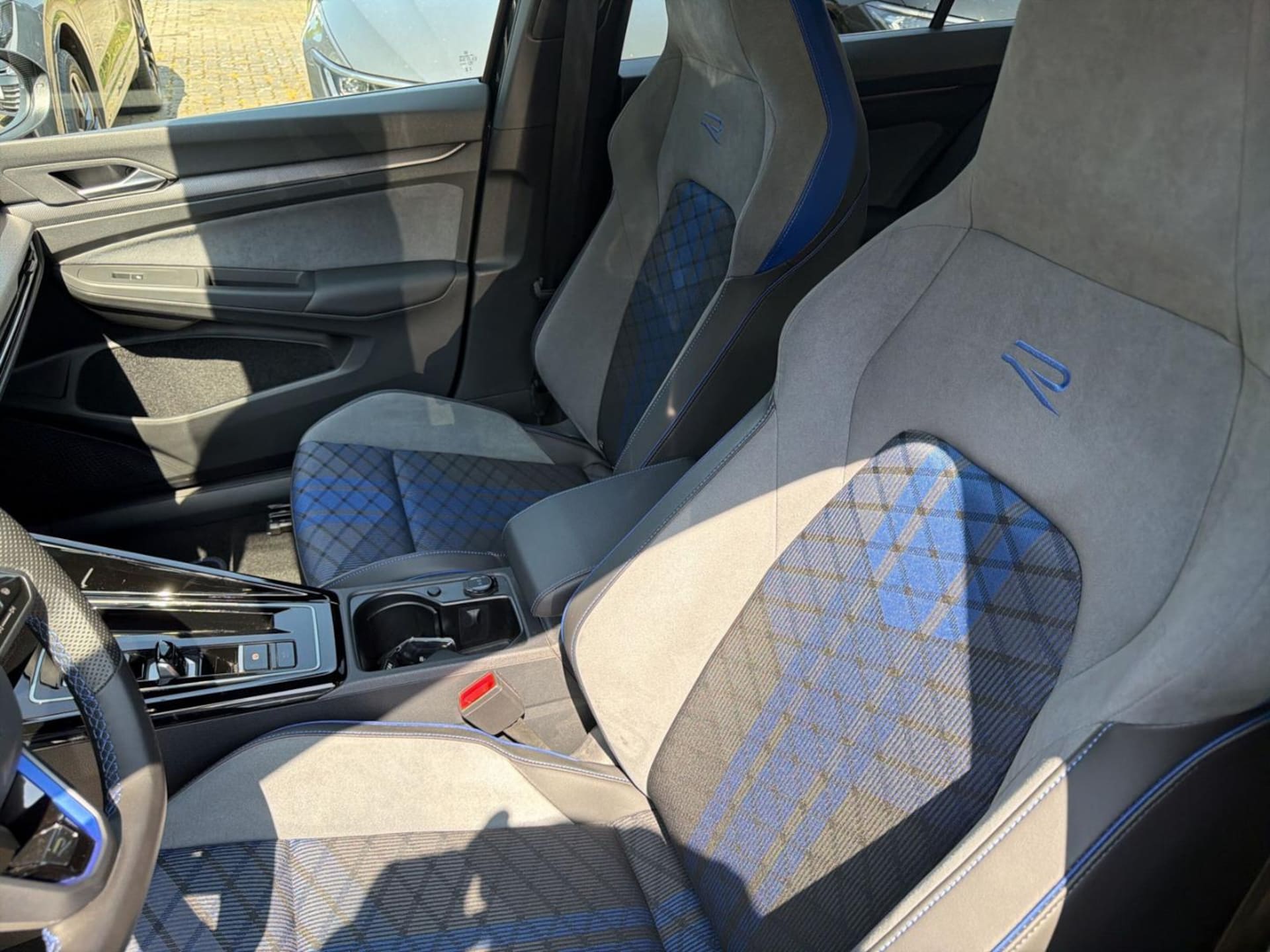 Volkswagen Golf R