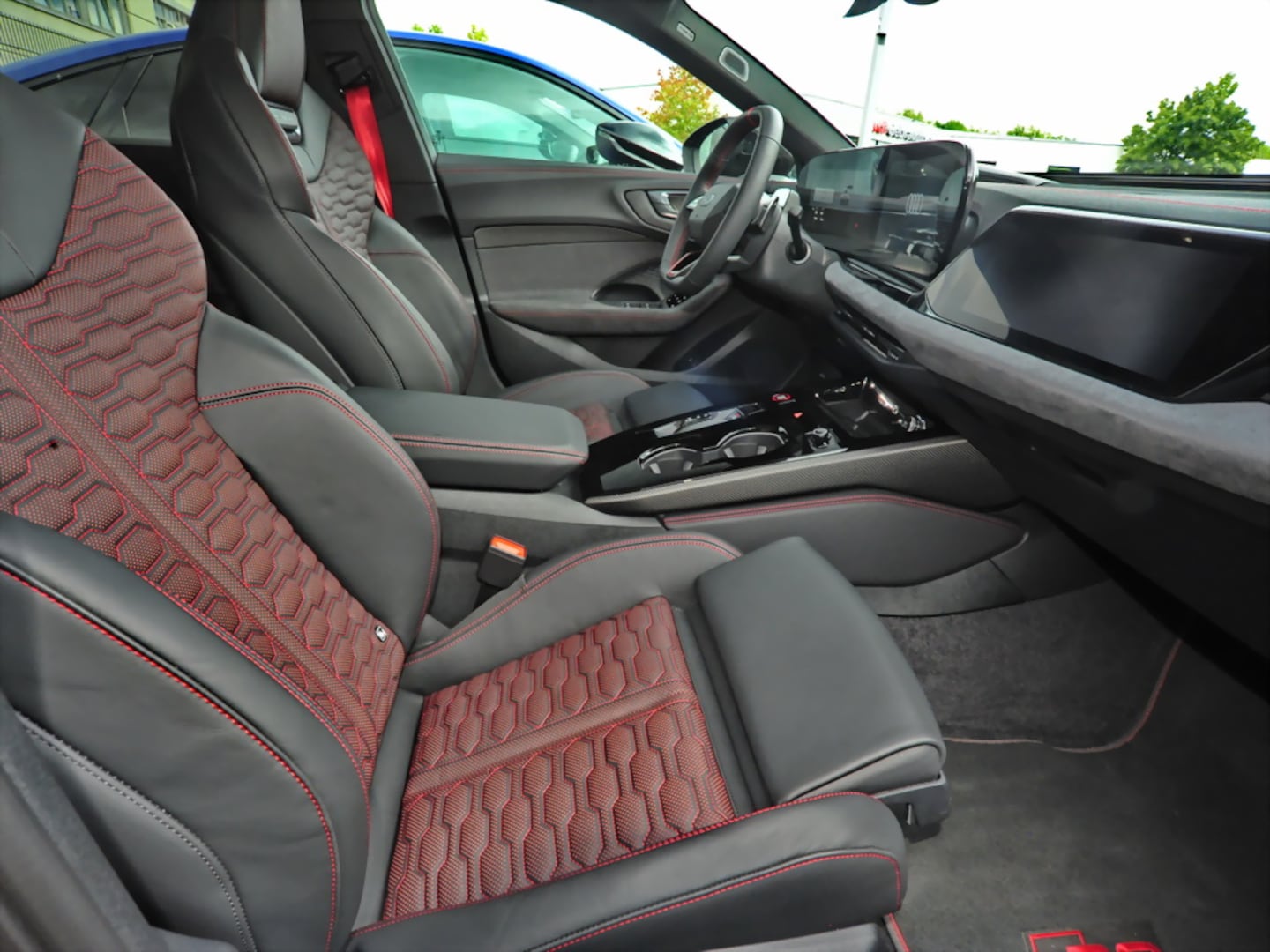Bild über Audi RS 5 Limousine TFSI quattro 470 kW tiptronic - für weitere Informationen kontaktieren Sie den Audi Partner