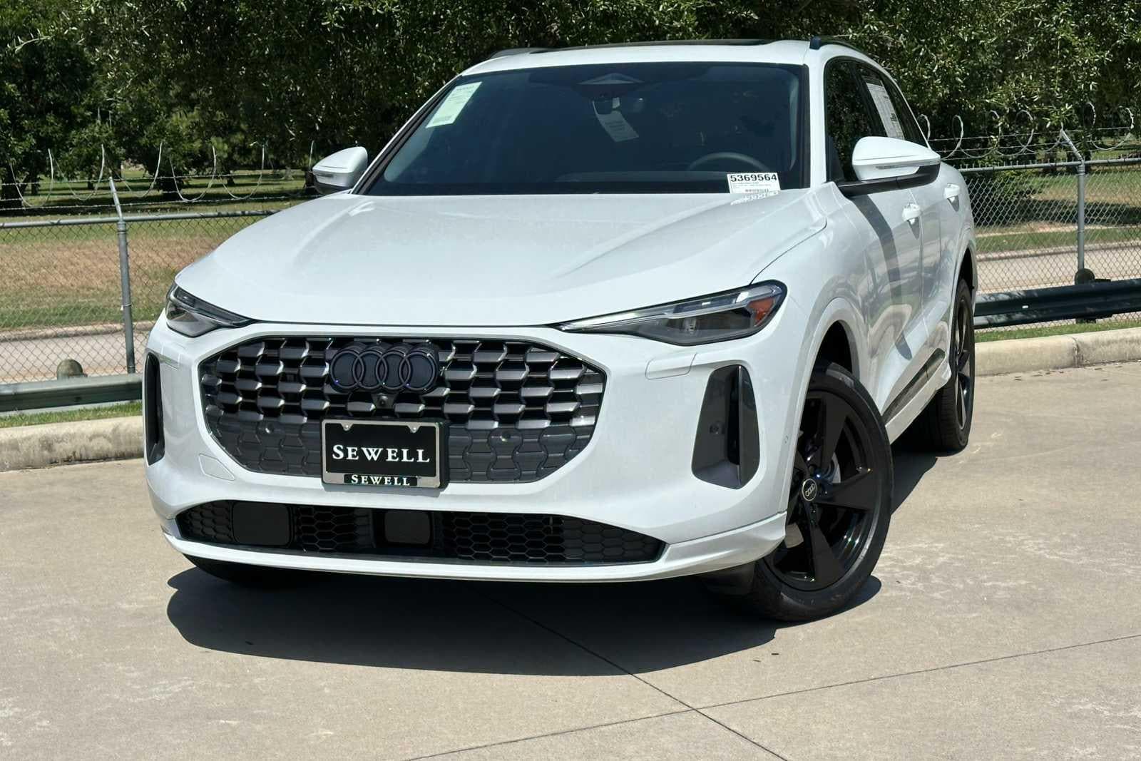 2025 Audi Q5 40 Premium Plus's photo