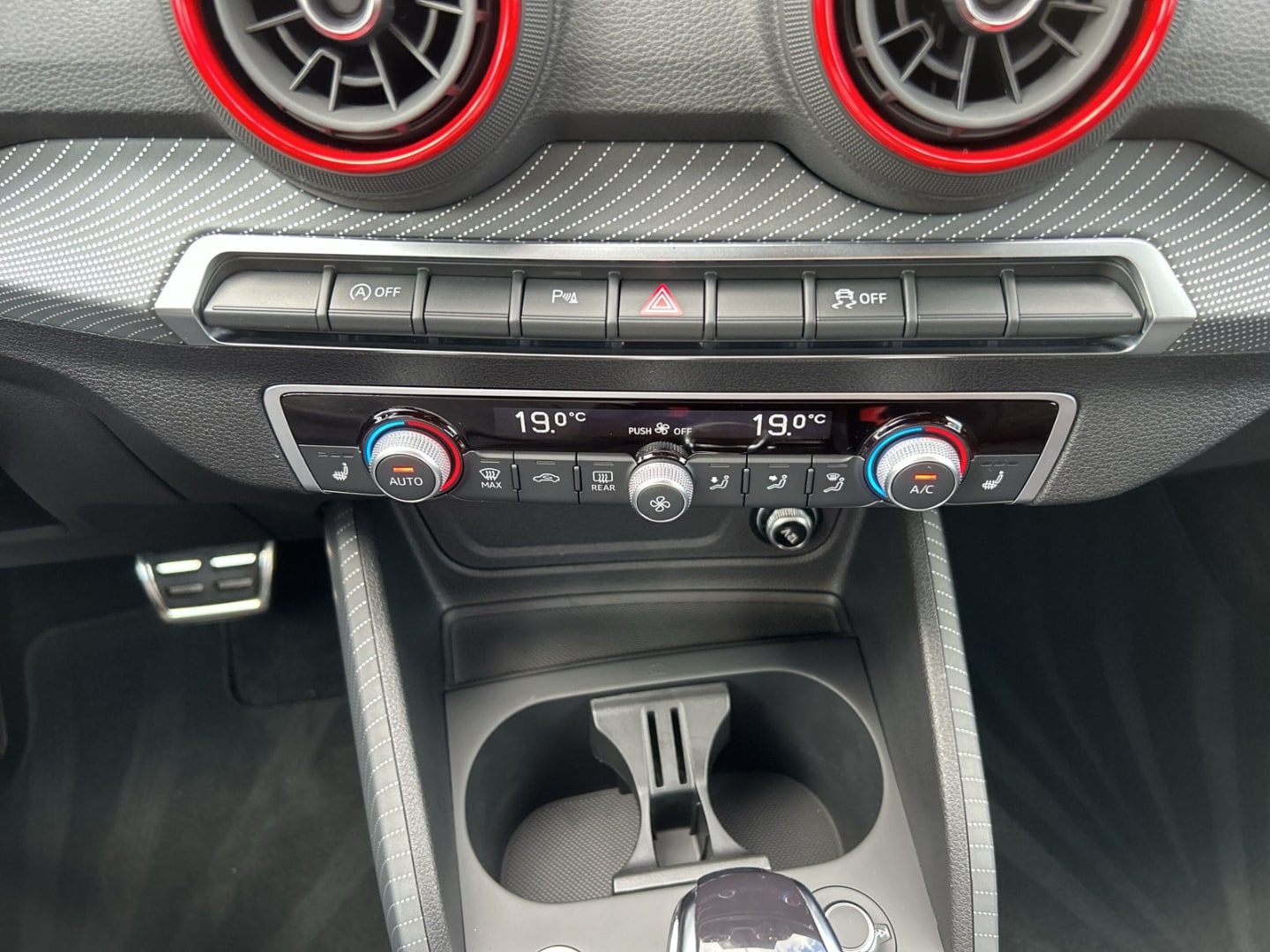 Bild über Audi Q2 S line 35 TFSI S tronic - für weitere Informationen kontaktieren Sie den Audi Partner