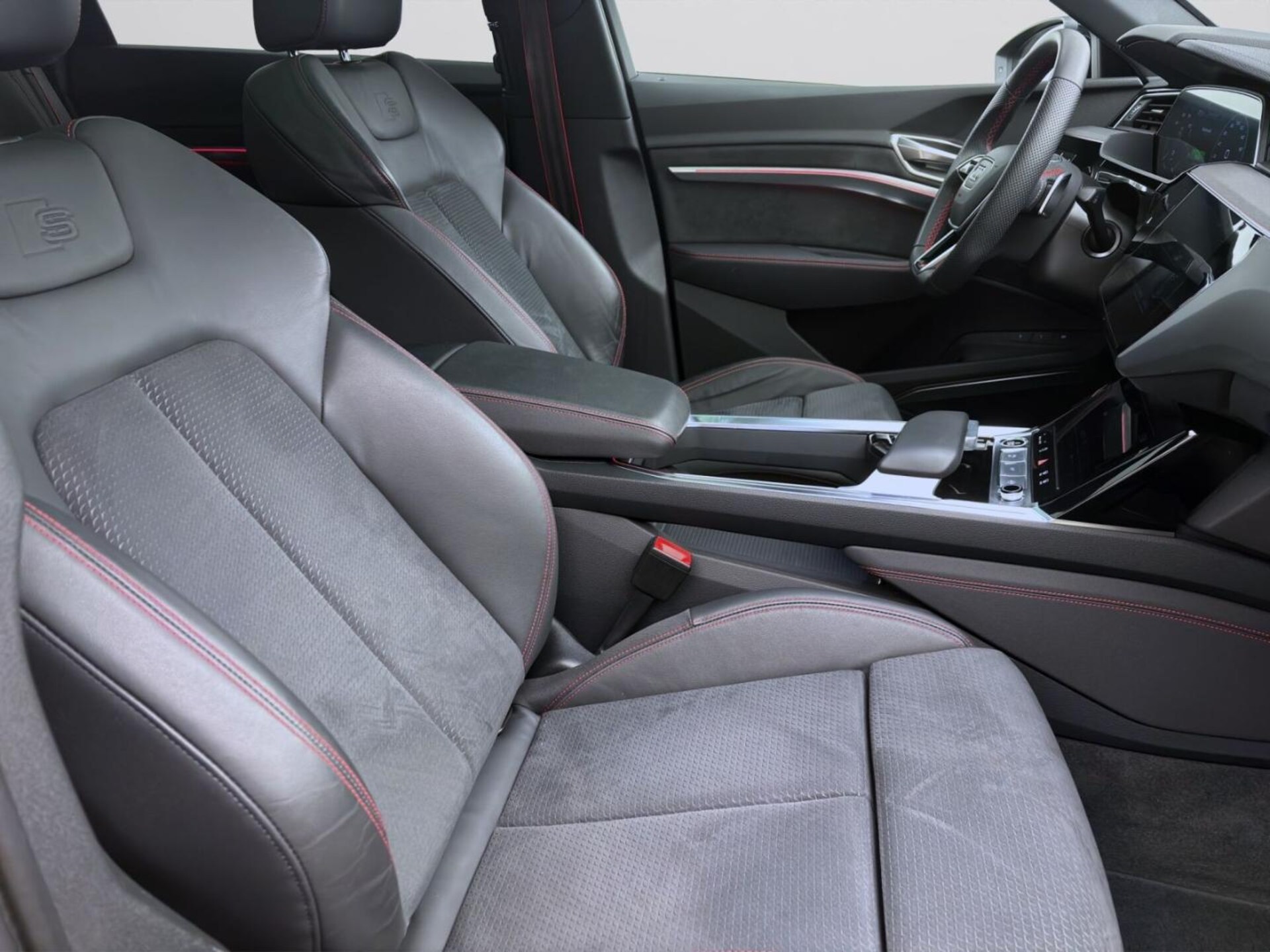 Audi Q8 Sportback e-tron S line