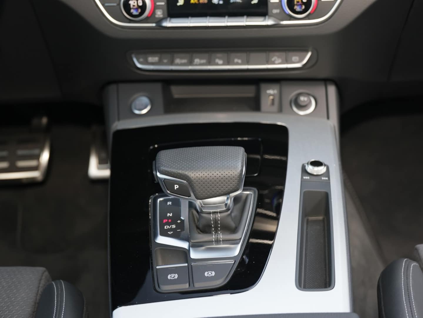 Bild über Audi Q5 Sportback 40 TDI quattro S tronic - für weitere Informationen kontaktieren Sie den Audi Partner