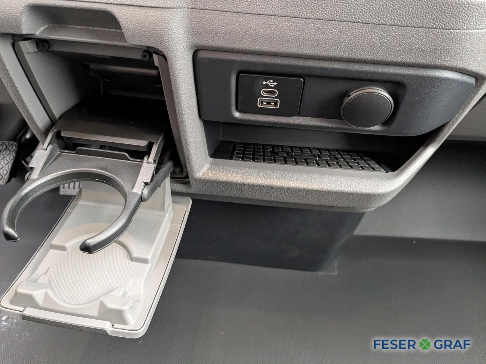 Volkswagen Transporter Kasten langer Radstand – Bild 11