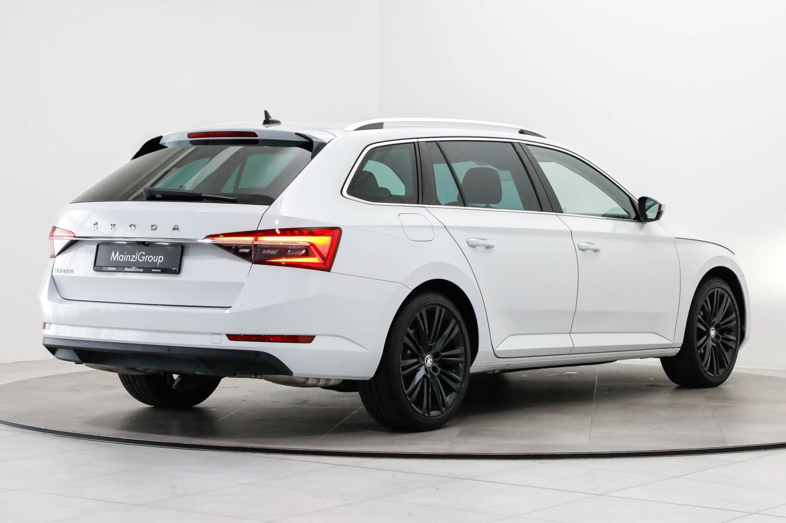 Škoda Superb Combi – Bild 11