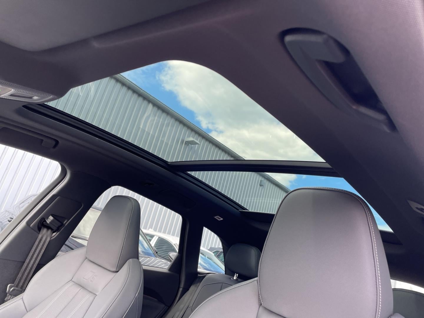 Bild über Audi Q5 SUV TFSI quattro 150 kW S tronic - für weitere Informationen kontaktieren Sie den Audi Partner