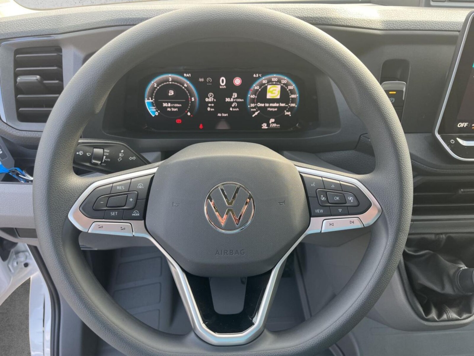 Volkswagen Crafter Kasten mittlerer Radstand – Bild 9
