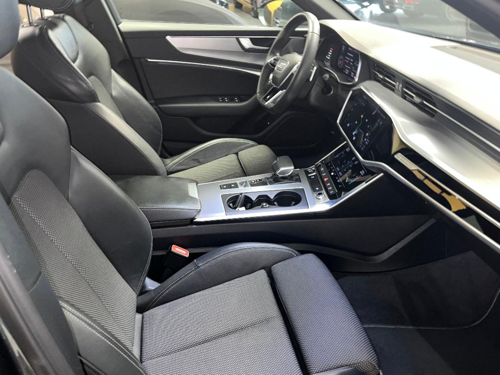 Audi A6 Avant S line