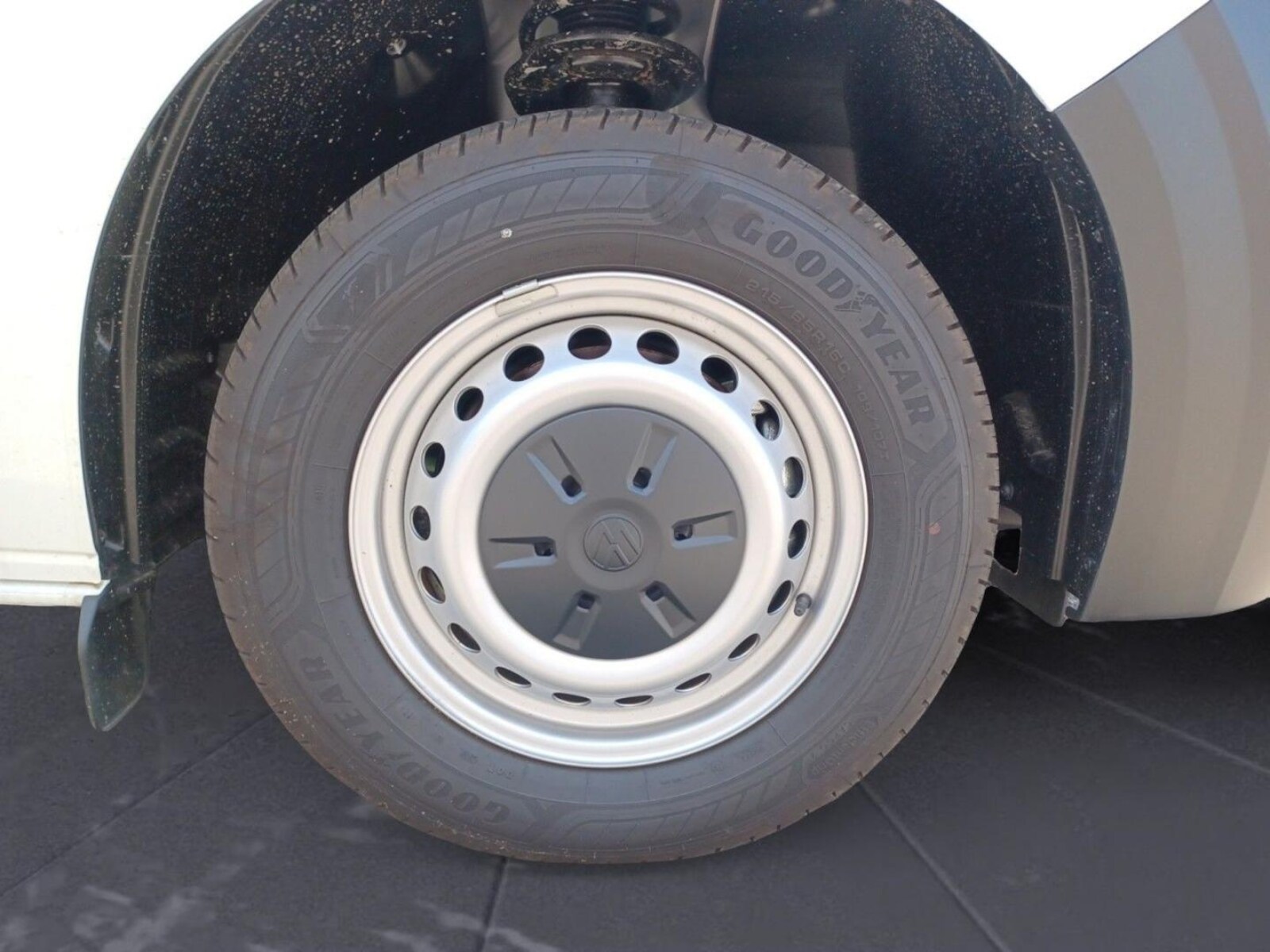 Volkswagen Transporter Kasten kurzer Radstand – Bild 7