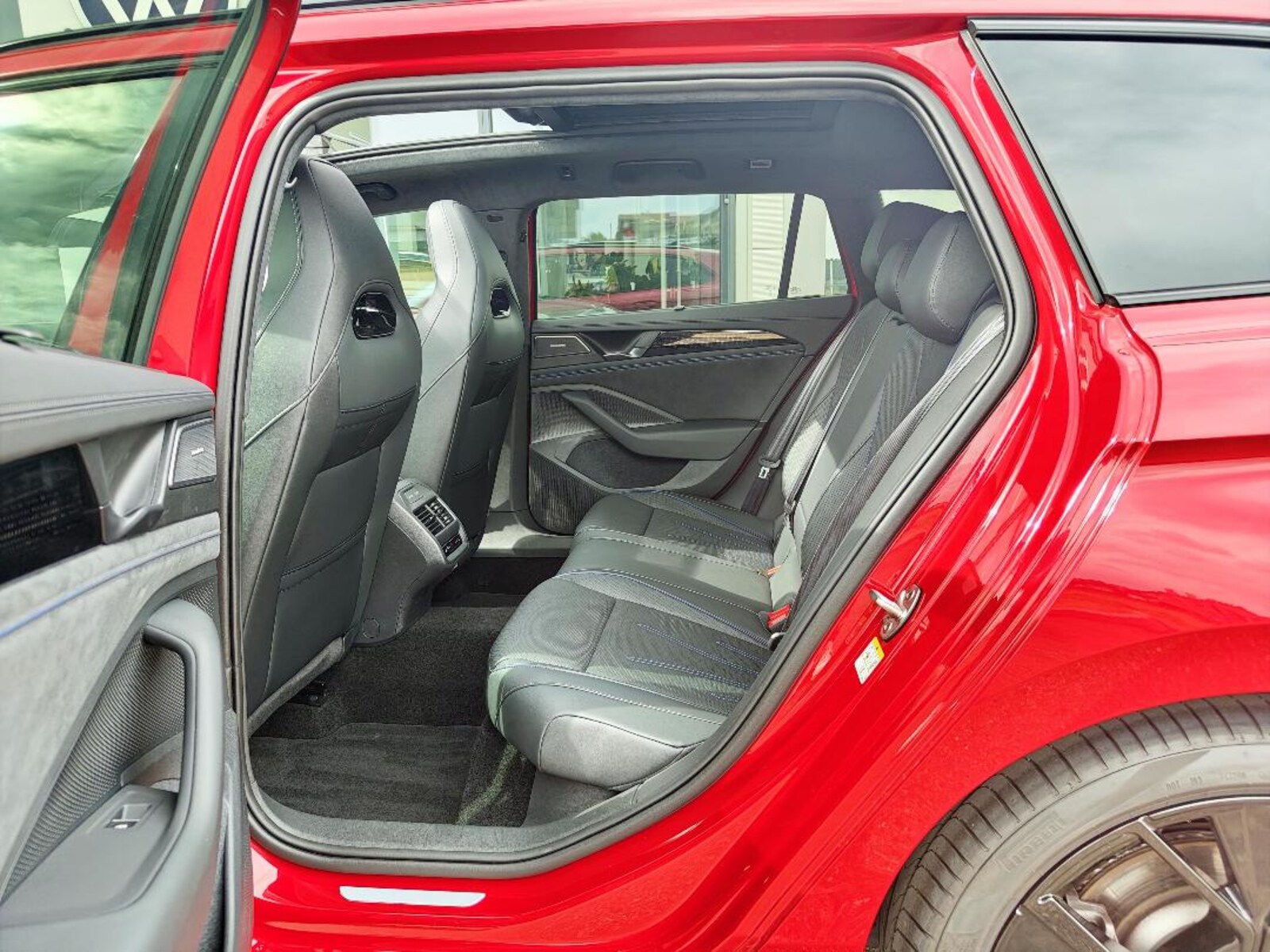 Volkswagen Passat – Bild 12