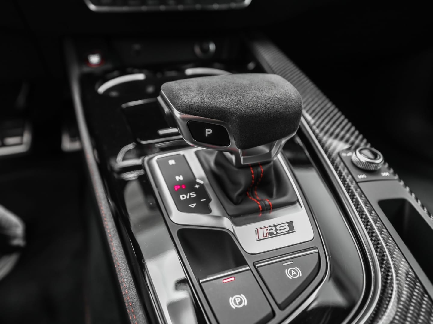 Bild über Audi RS 4 Avant TFSI quattro tiptronic - für weitere Informationen kontaktieren Sie den Audi Partner