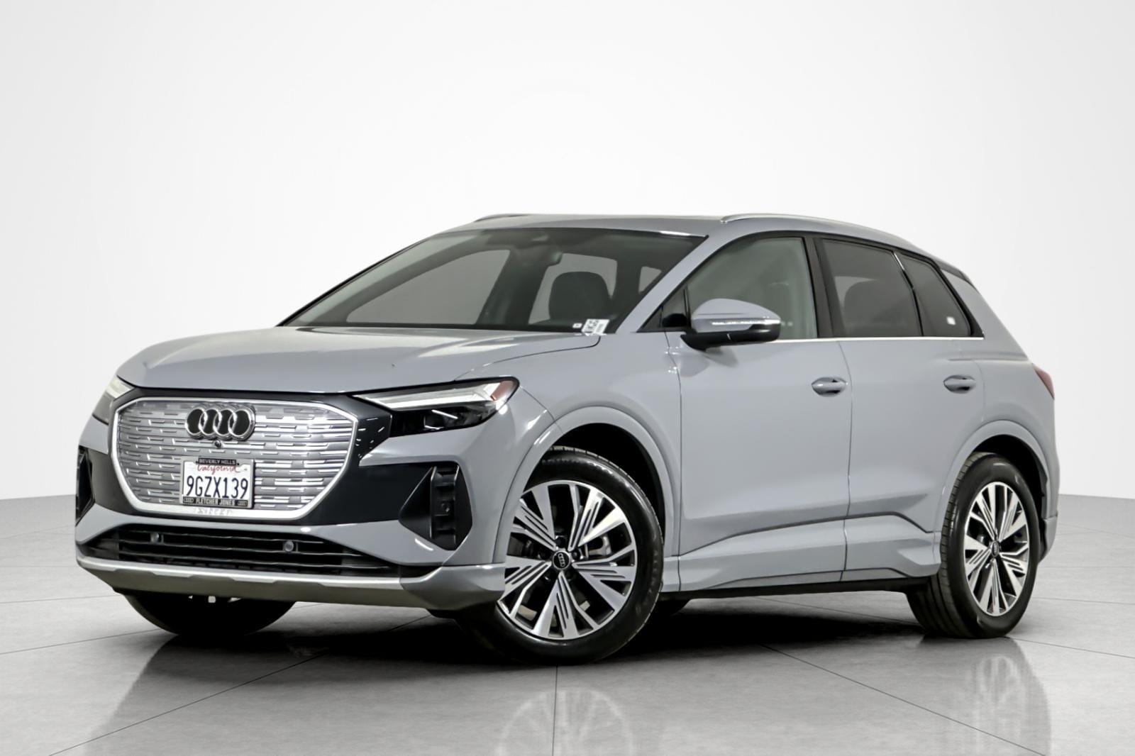 2023 Audi Q4 e-tron 40 Premium's photo