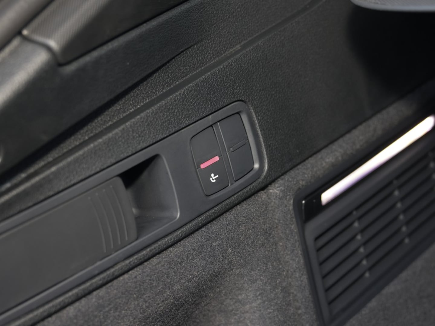 Bild über Audi Q5 Sportback 40 TDI quattro S tronic - für weitere Informationen kontaktieren Sie den Audi Partner