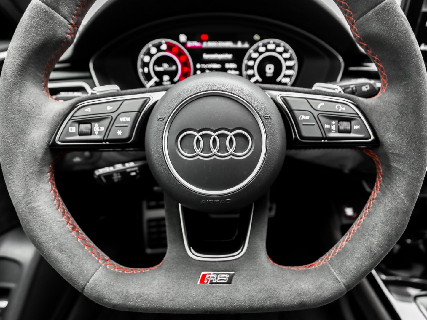 Bild über Audi RS 4 Avant TFSI quattro tiptronic - für weitere Informationen kontaktieren Sie den Audi Partner