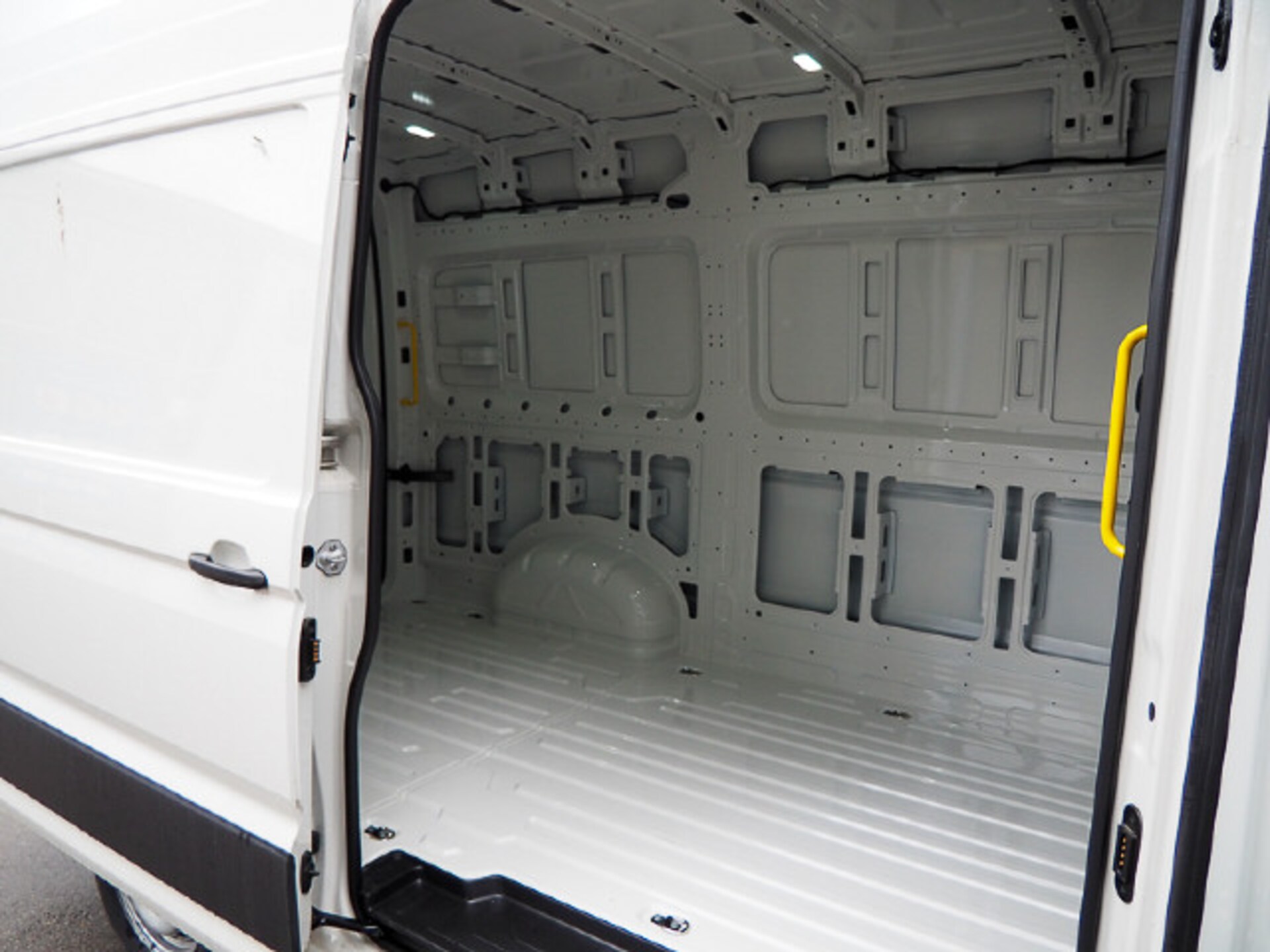 Volkswagen Crafter Kasten mittlerer Radstand