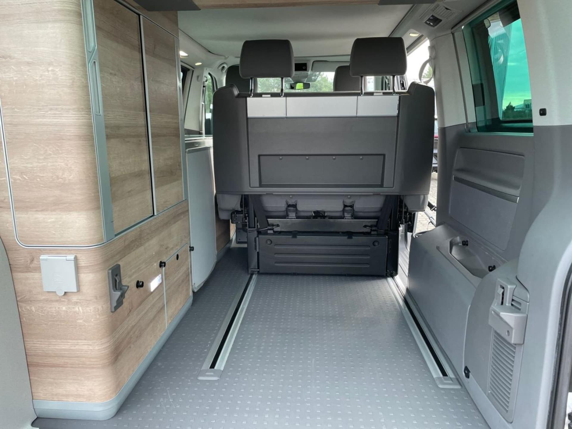 Volkswagen T6.1 California Coast