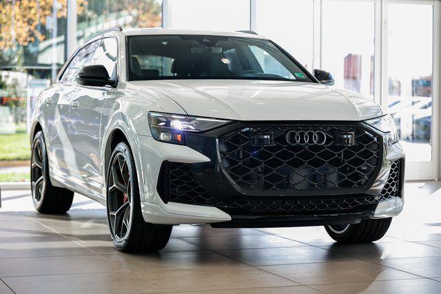 2026 Audi RS Q8 -'s photo