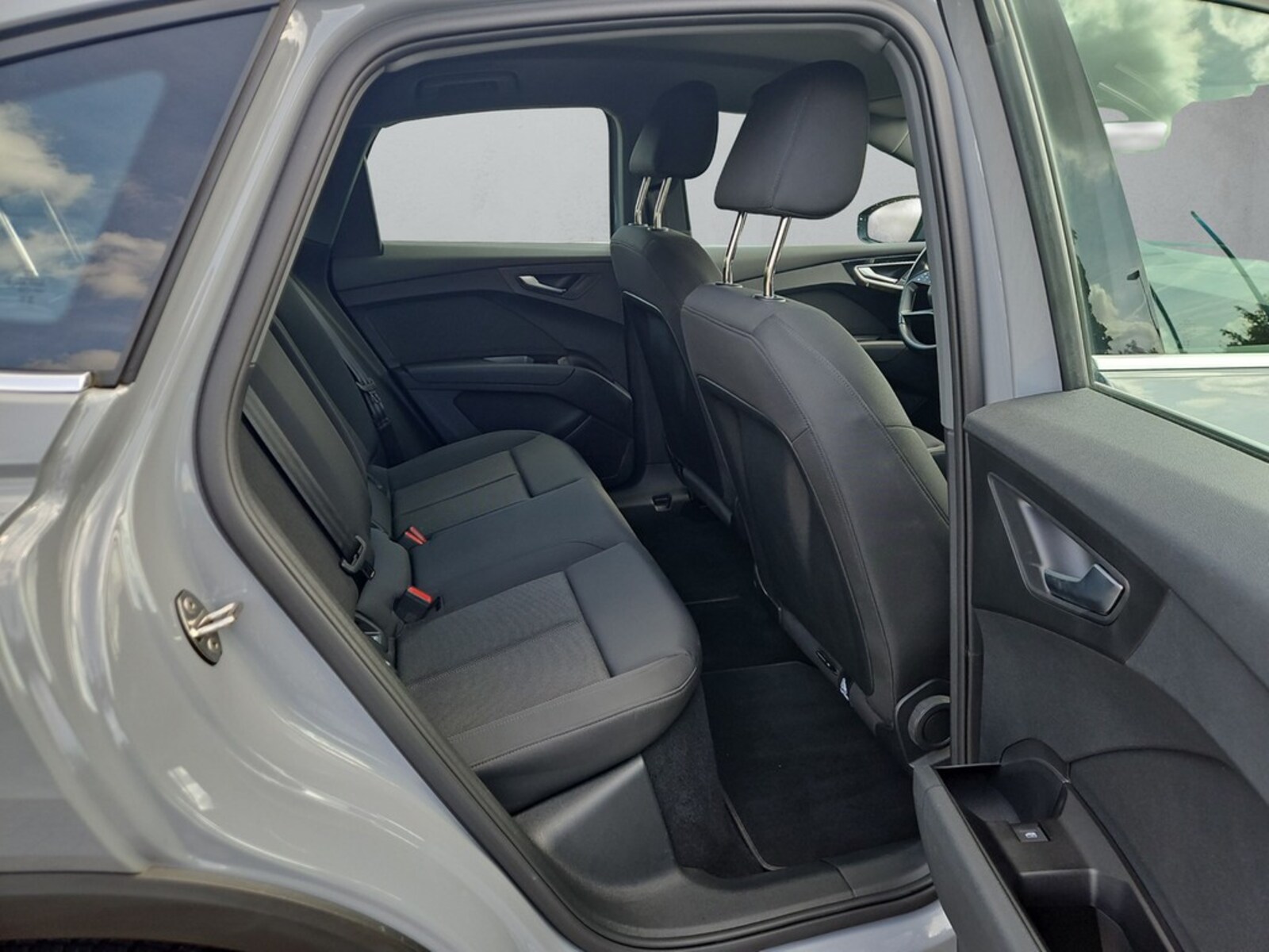 Audi Q4 Sportback e-tron – Bild 13