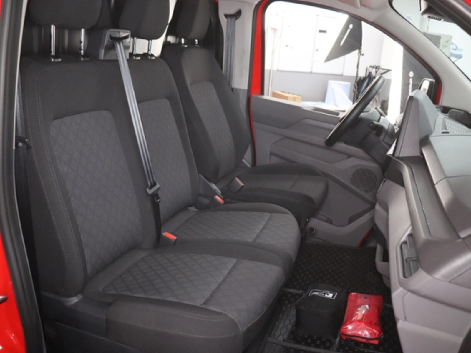 Volkswagen Transporter Kasten kurzer Radstand – Bild 10
