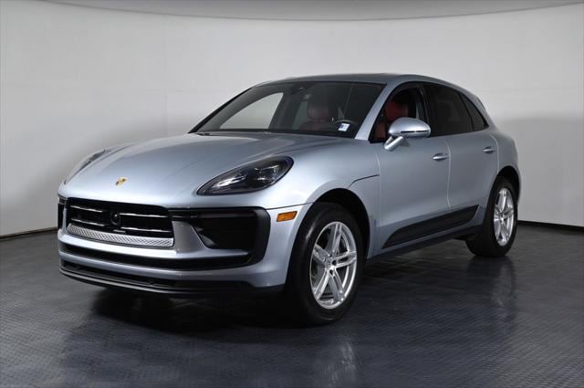 2023 Porsche Macan Base