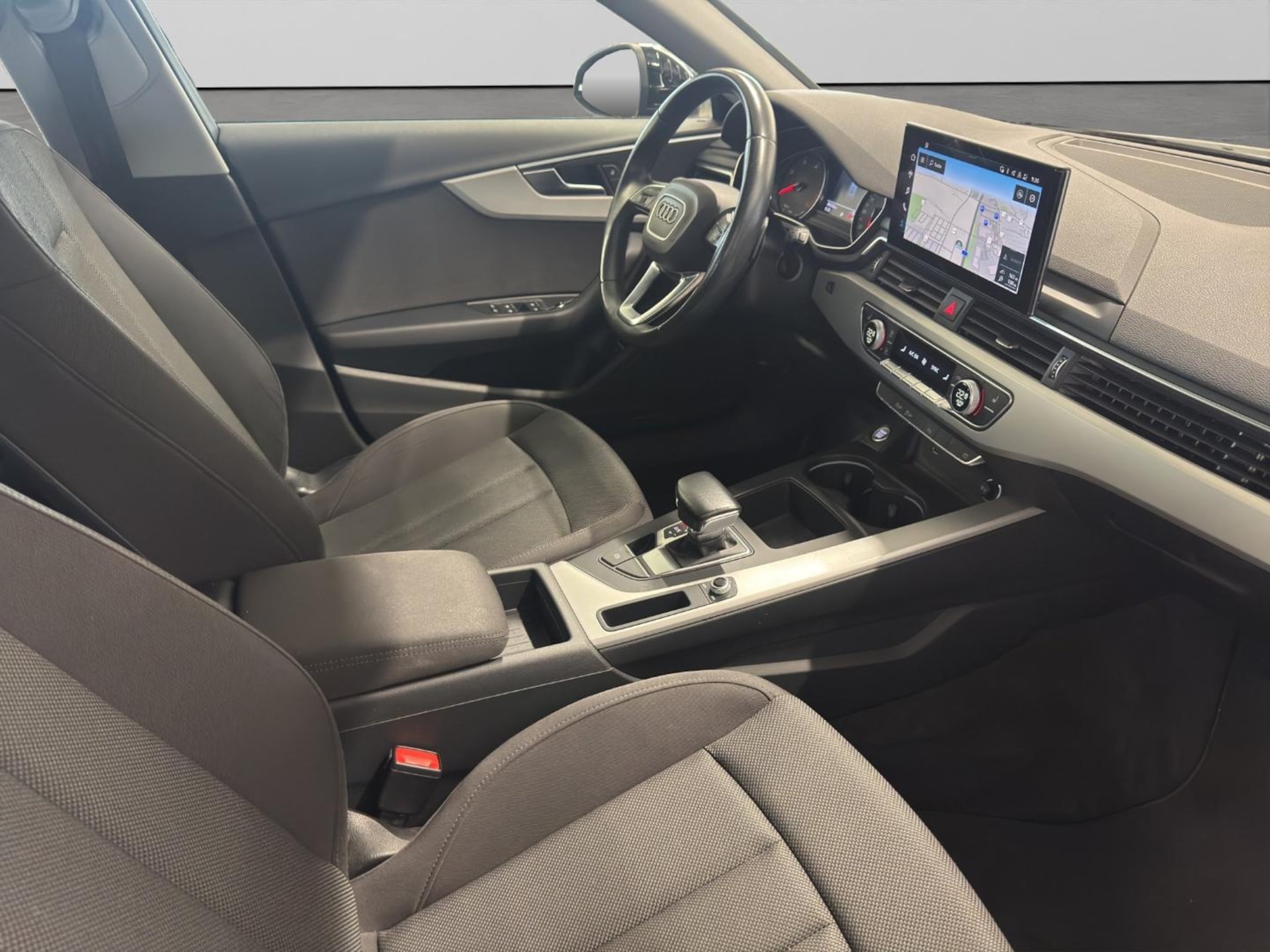 Audi A4 Avant S line