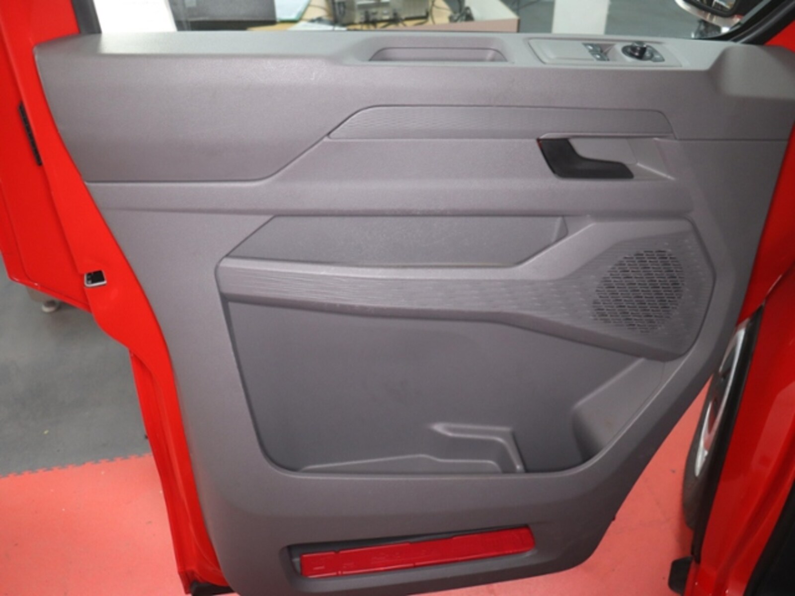Volkswagen Transporter Kasten kurzer Radstand – Bild 12