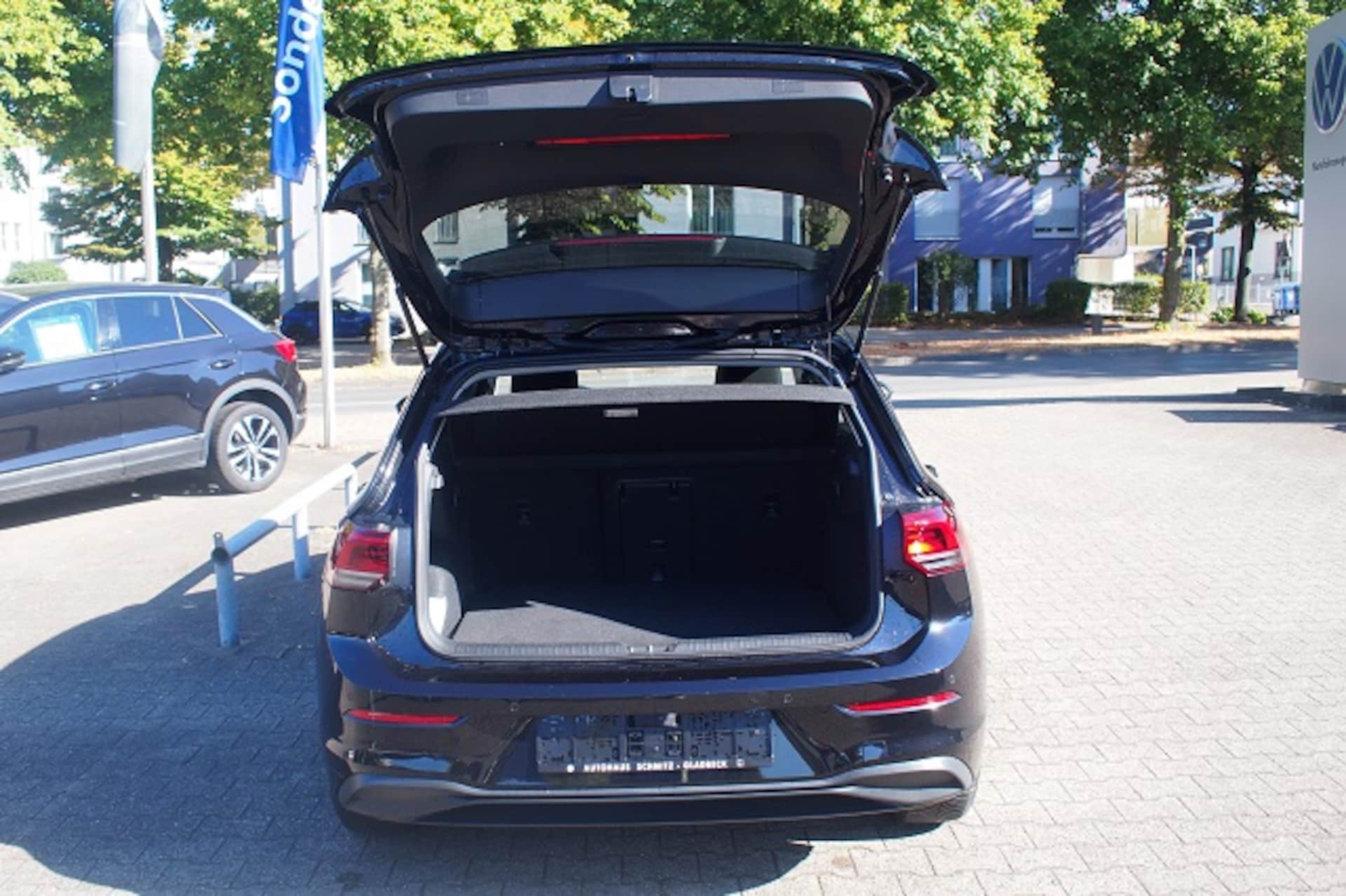 Volkswagen Golf Life