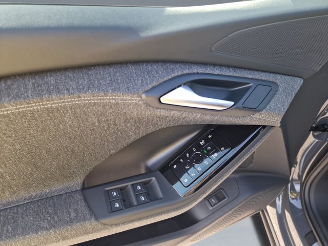 Image about Audi Q6 SUV e-tron e-tron quattro